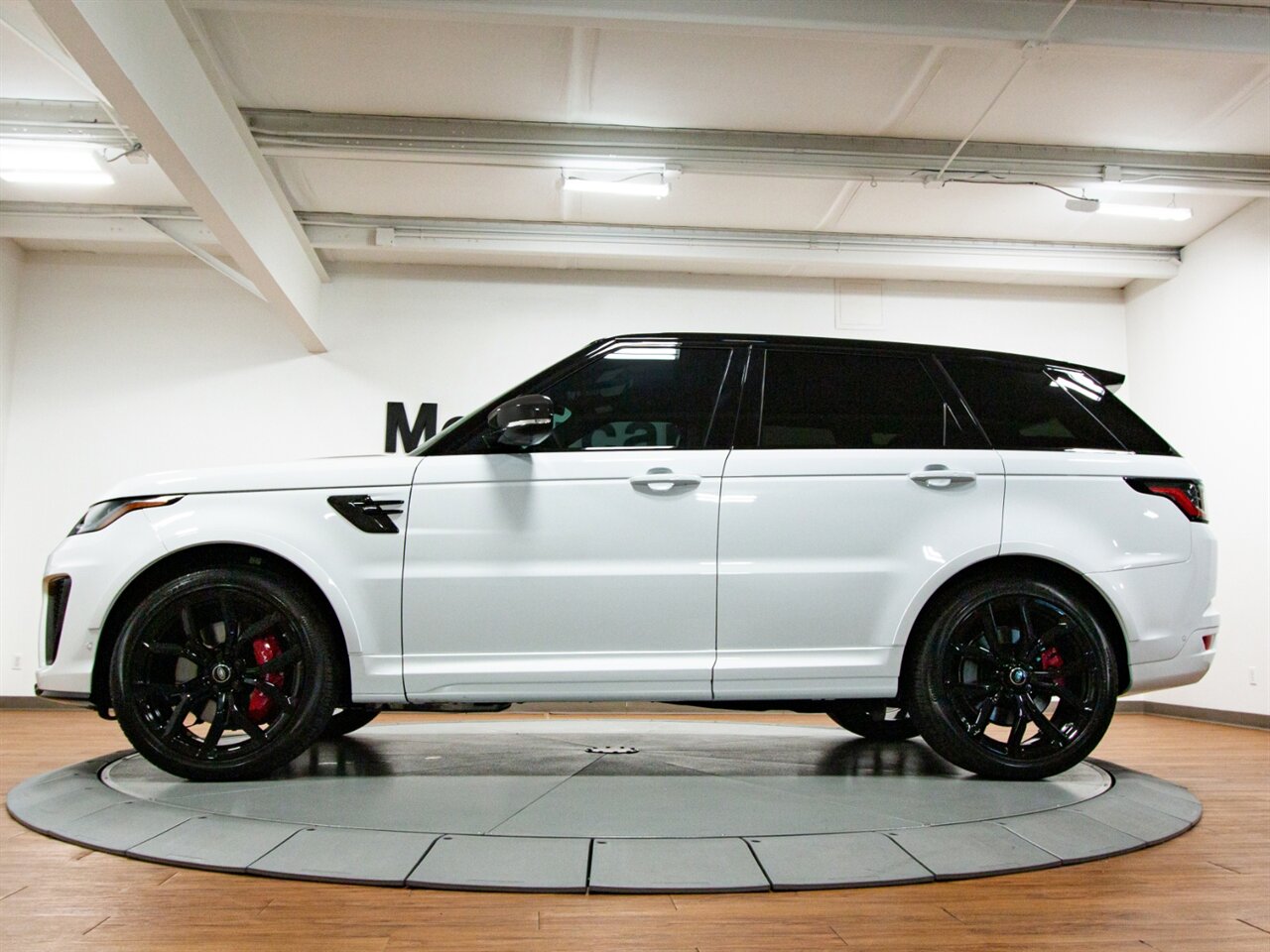 2020 Land Rover Range Rover Sport SVR   - Photo 4 - Springfield, MO 65802