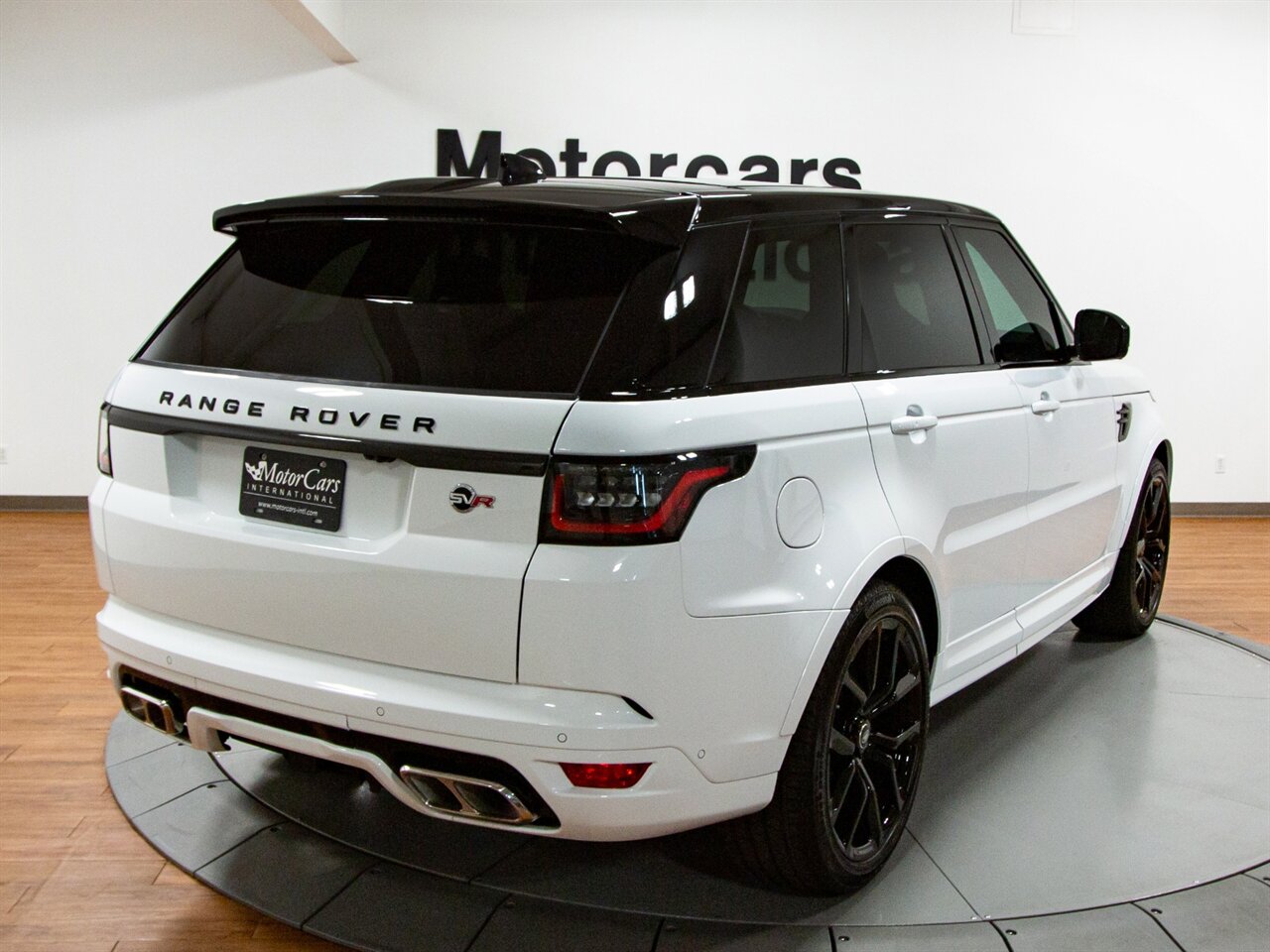 2020 Land Rover Range Rover Sport SVR   - Photo 9 - Springfield, MO 65802