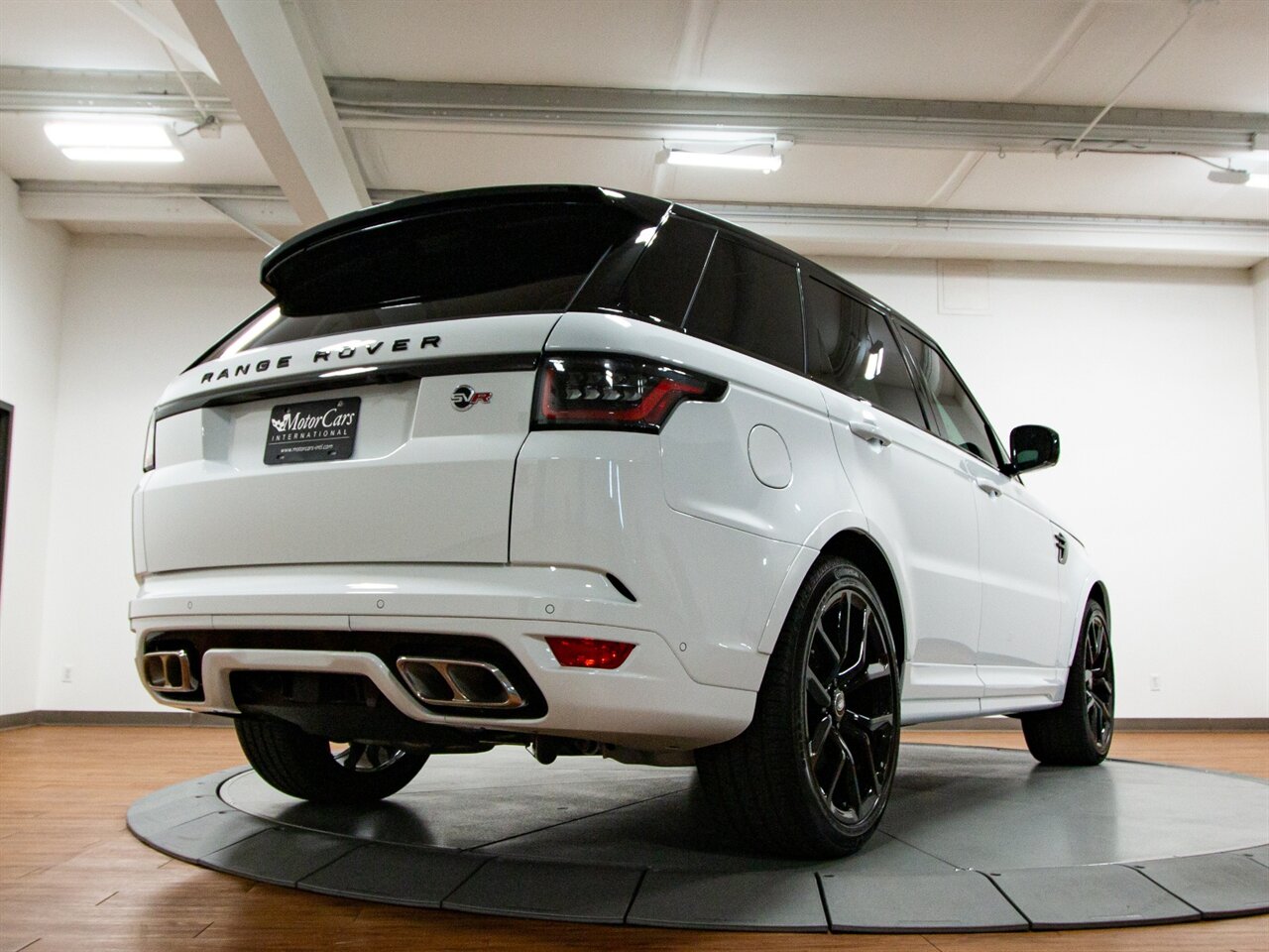 2020 Land Rover Range Rover Sport SVR   - Photo 10 - Springfield, MO 65802