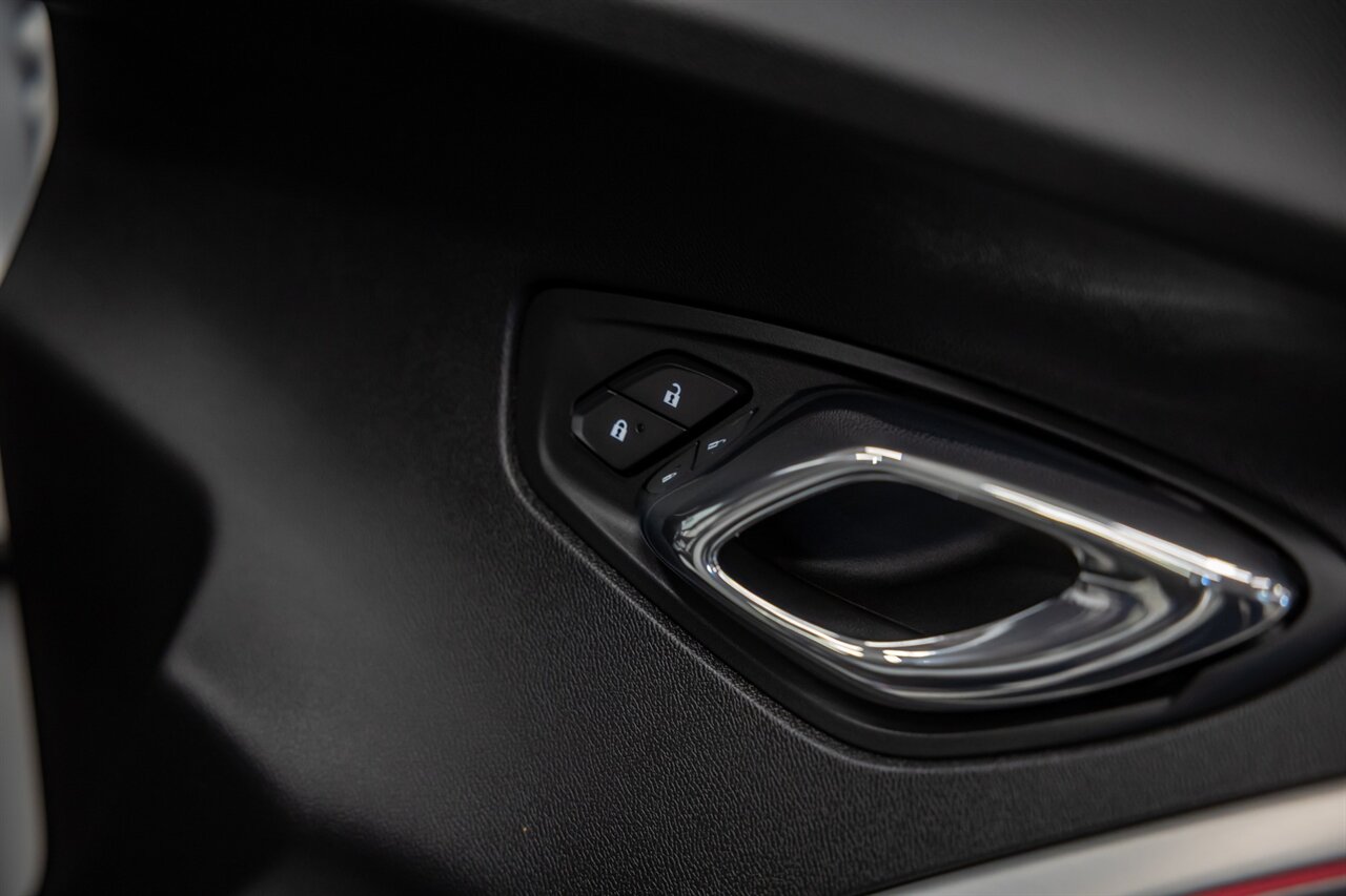 2017 Chevrolet Camaro SS   - Photo 61 - Springfield, MO 65802