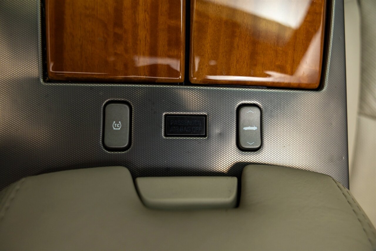 2005 Cadillac XLR   - Photo 47 - Springfield, MO 65802