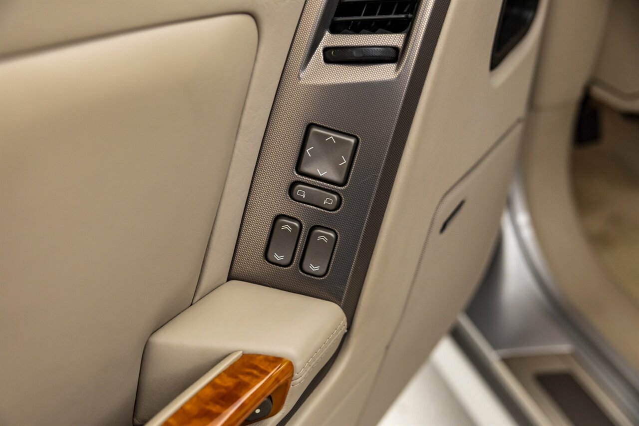 2005 Cadillac XLR   - Photo 33 - Springfield, MO 65802