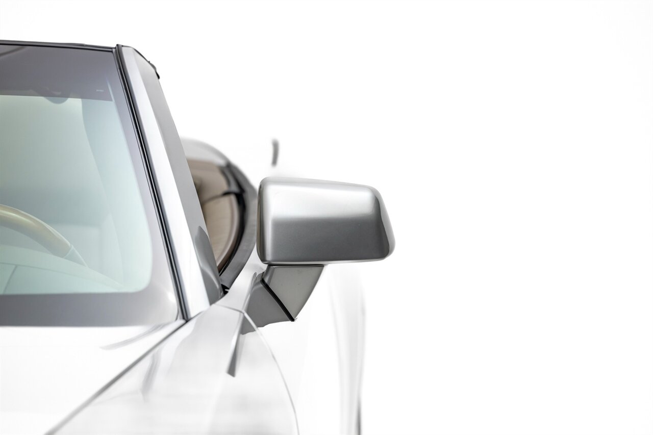 2005 Cadillac XLR   - Photo 12 - Springfield, MO 65802