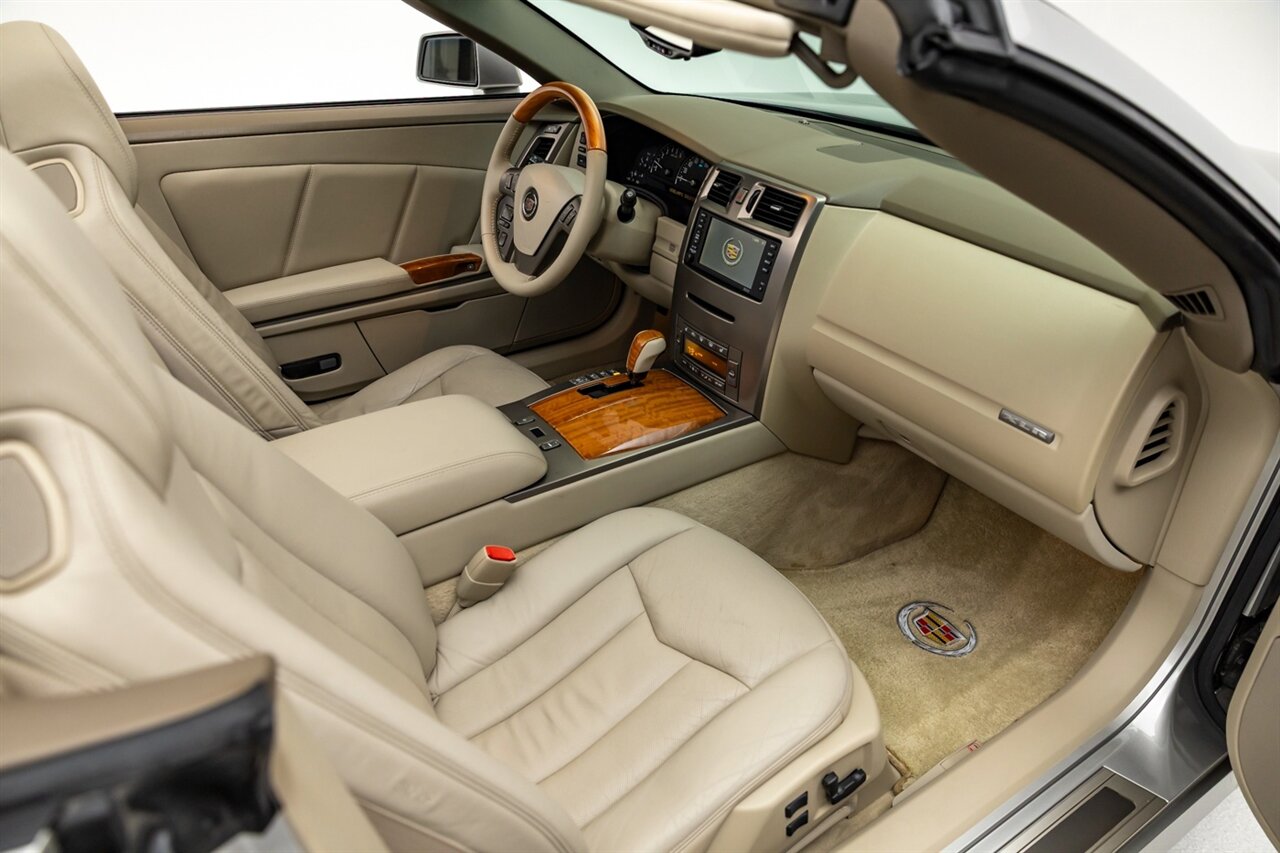 2005 Cadillac XLR   - Photo 37 - Springfield, MO 65802