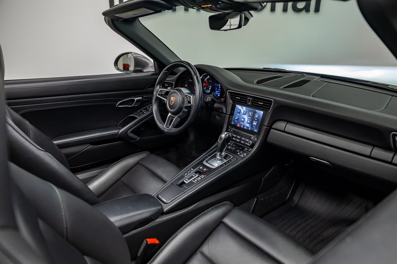 2017 Porsche 911 Targa 4S   - Photo 51 - Springfield, MO 65802