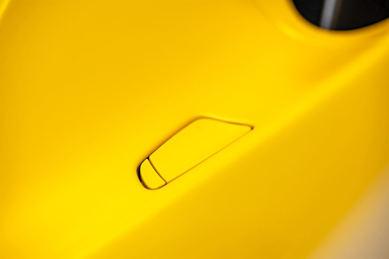 2023 Ferrari SF90 Spider - Photo 22 - Springfield, MO 65802