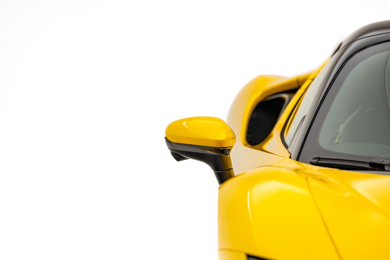 2023 Ferrari SF90 Spider - Photo 10 - Springfield, MO 65802