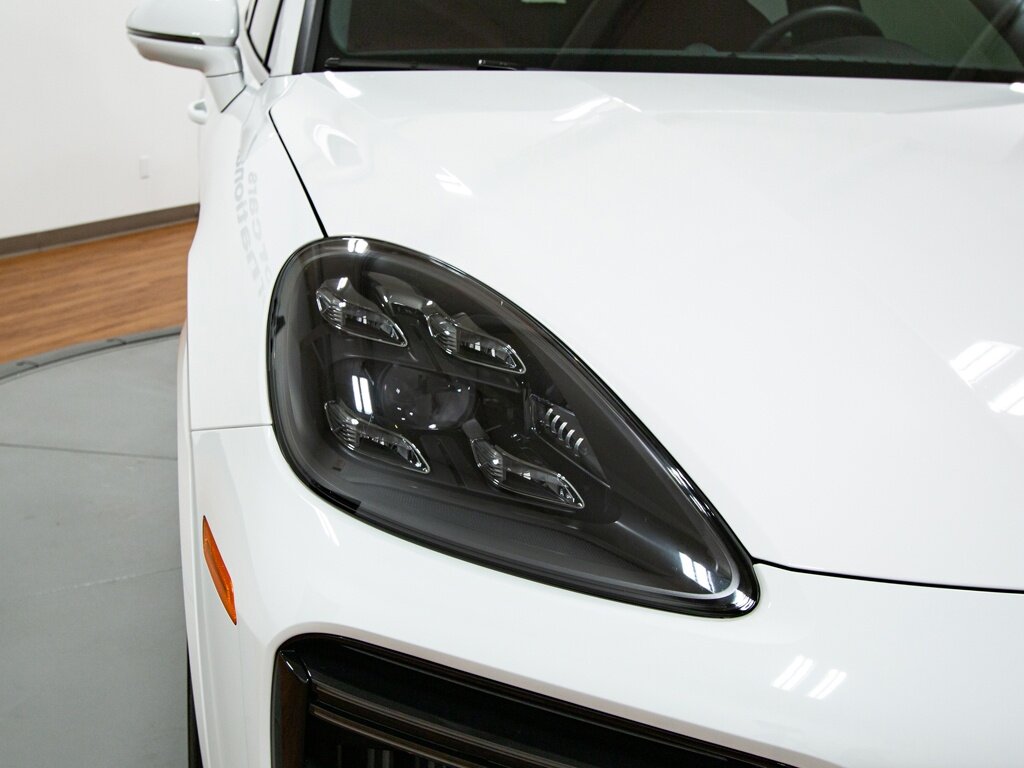 2019 Porsche Cayenne Turbo   - Photo 19 - Springfield, MO 65802