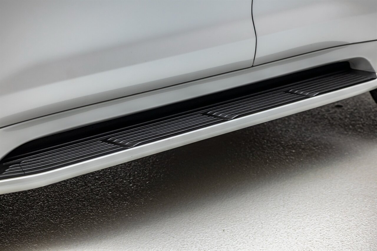 2021 Lexus LX 570 Three-Row   - Photo 12 - Springfield, MO 65802
