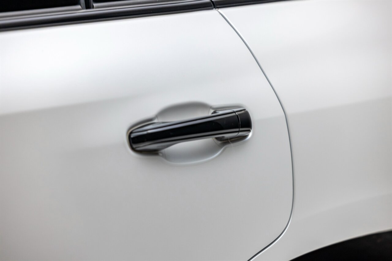 2021 Lexus LX 570 Three-Row   - Photo 13 - Springfield, MO 65802