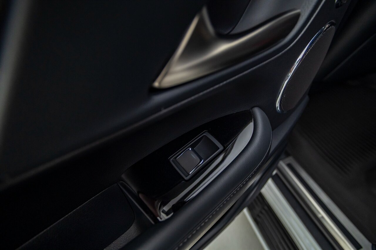 2021 Lexus LX 570 Three-Row   - Photo 51 - Springfield, MO 65802