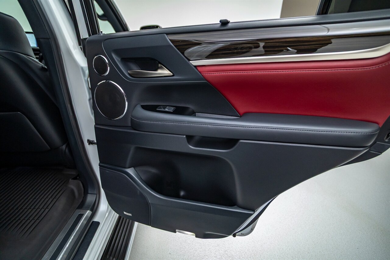 2021 Lexus LX 570 Three-Row   - Photo 37 - Springfield, MO 65802