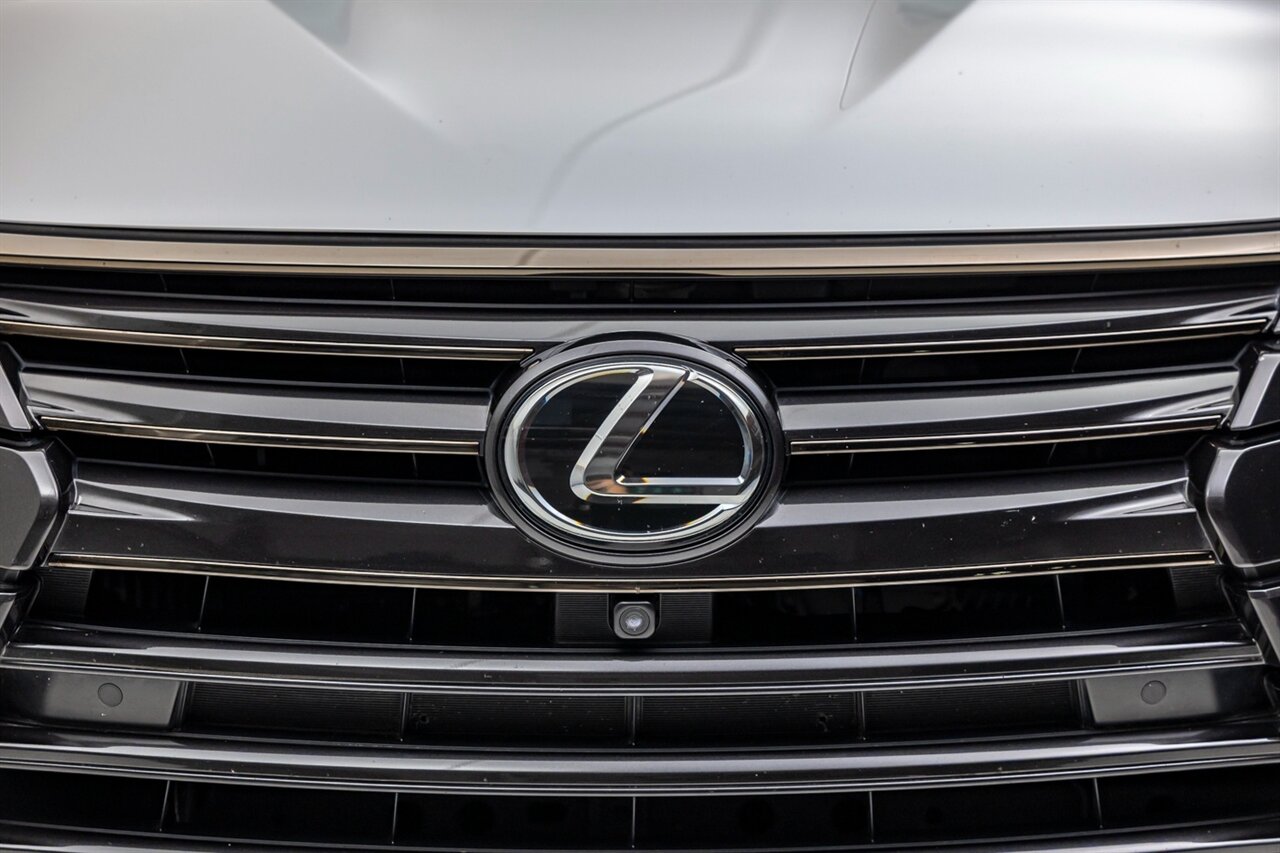 2021 Lexus LX 570 Three-Row   - Photo 6 - Springfield, MO 65802