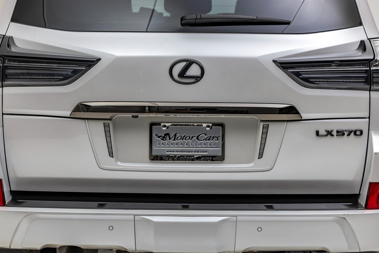 2021 Lexus LX 570 Three-Row   - Photo 17 - Springfield, MO 65802