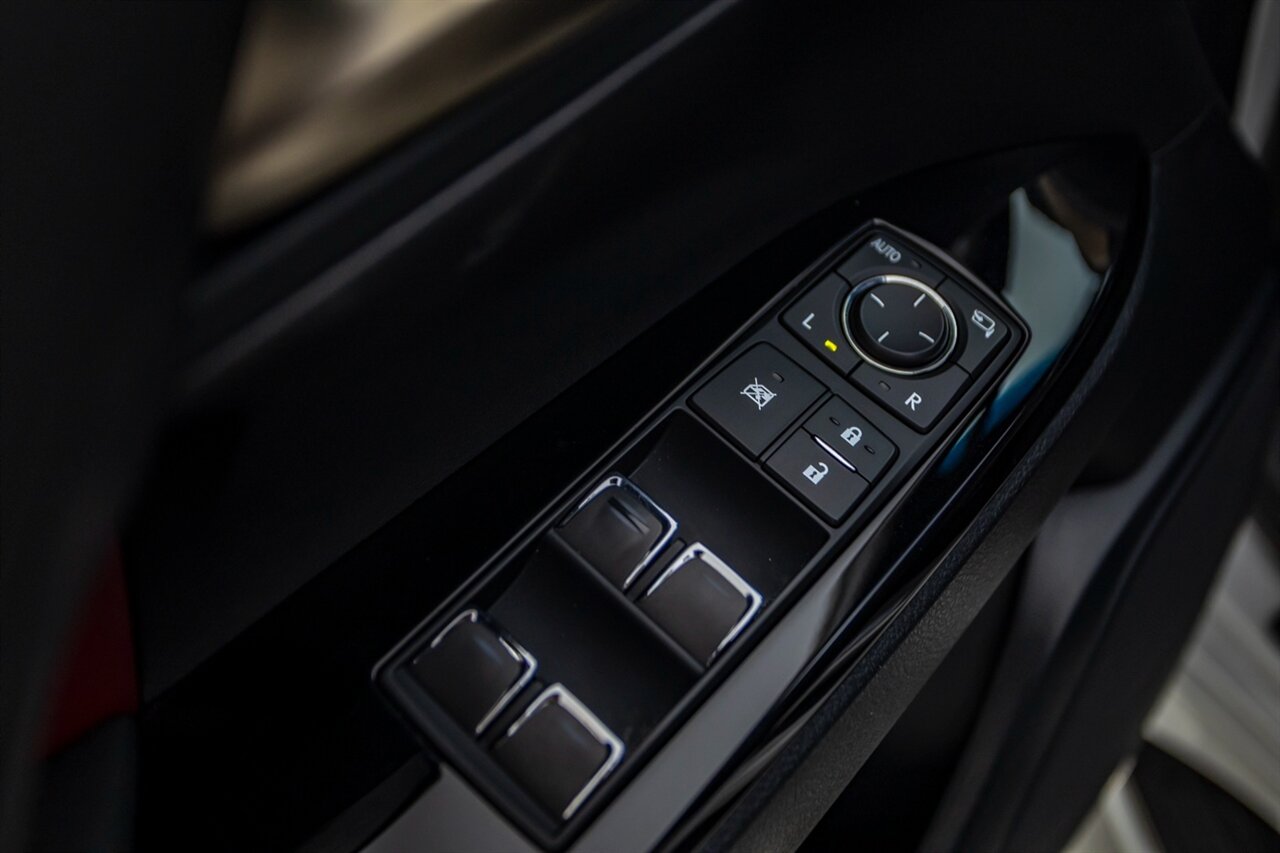 2021 Lexus LX 570 Three-Row   - Photo 44 - Springfield, MO 65802