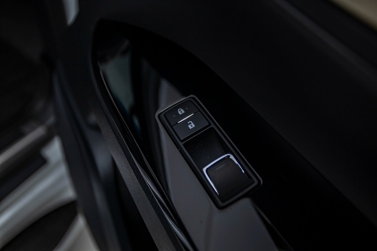 2021 Lexus LX 570 Three-Row   - Photo 32 - Springfield, MO 65802