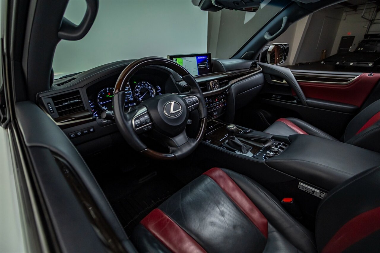2021 Lexus LX 570 Three-Row   - Photo 40 - Springfield, MO 65802