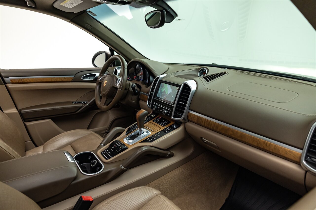 2014 Porsche Cayenne S Hybrid - Photo 41 - Springfield, MO 65802