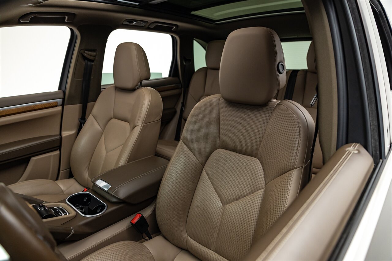 2014 Porsche Cayenne S Hybrid - Photo 2 - Springfield, MO 65802