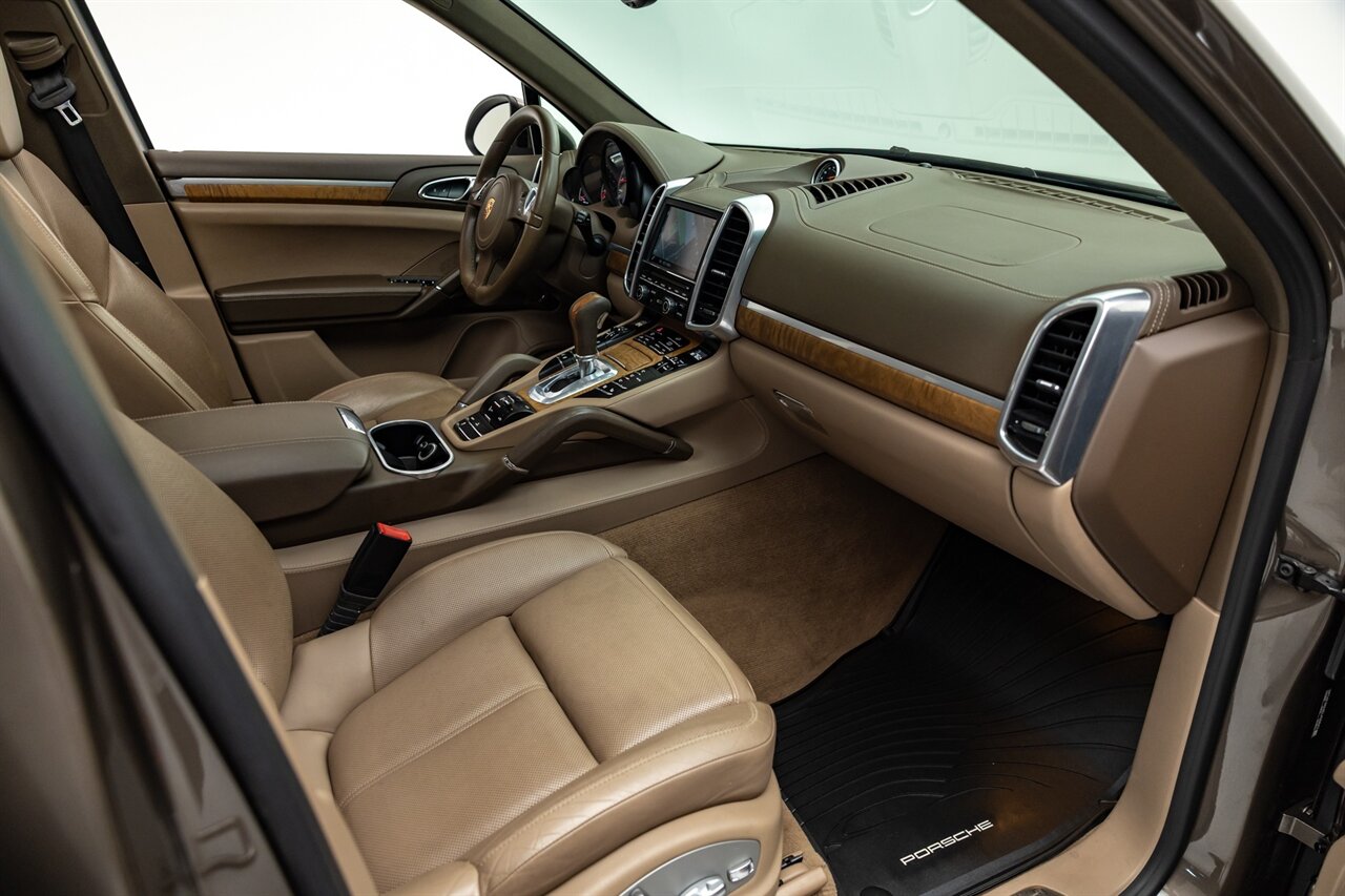 2014 Porsche Cayenne S Hybrid - Photo 42 - Springfield, MO 65802