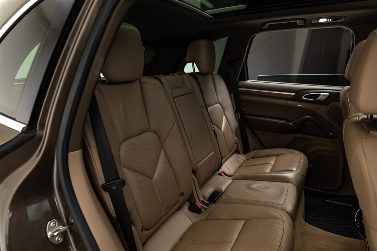 2014 Porsche Cayenne S Hybrid - Photo 39 - Springfield, MO 65802