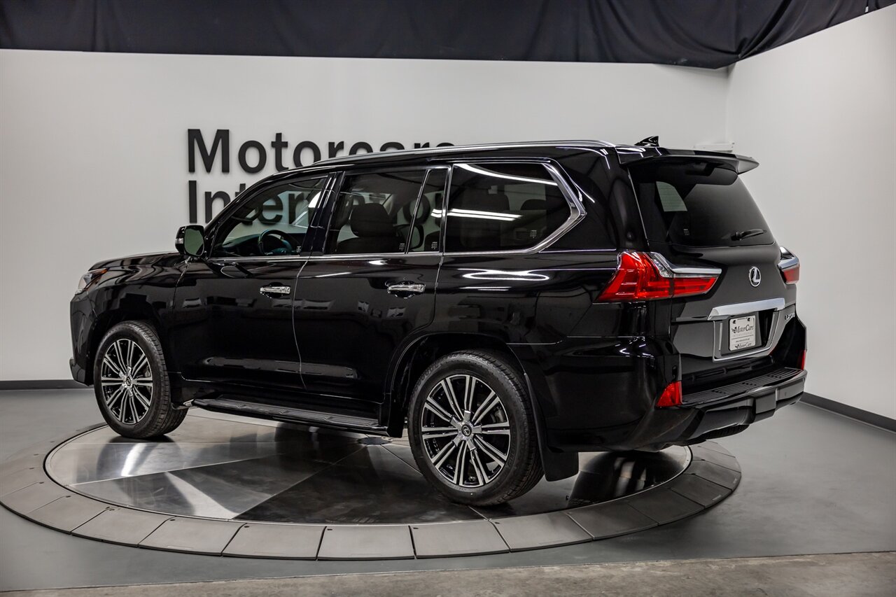 2021 Lexus LX 570 Three-Row   - Photo 4 - Springfield, MO 65802