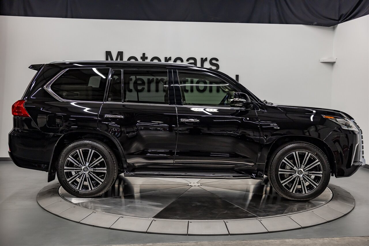 2021 Lexus LX 570 Three-Row   - Photo 7 - Springfield, MO 65802