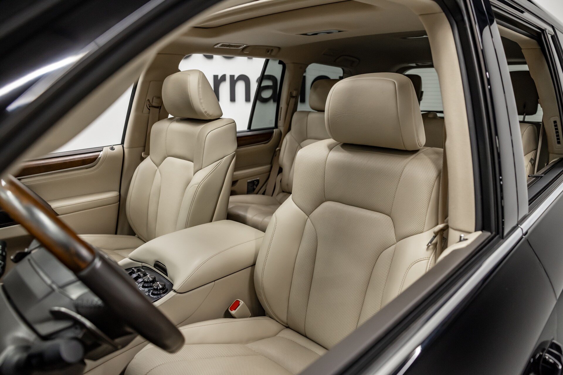 2021 Lexus LX 570 Three-Row
