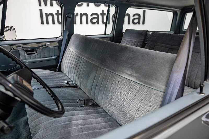 1987 GMC Suburban R2500  