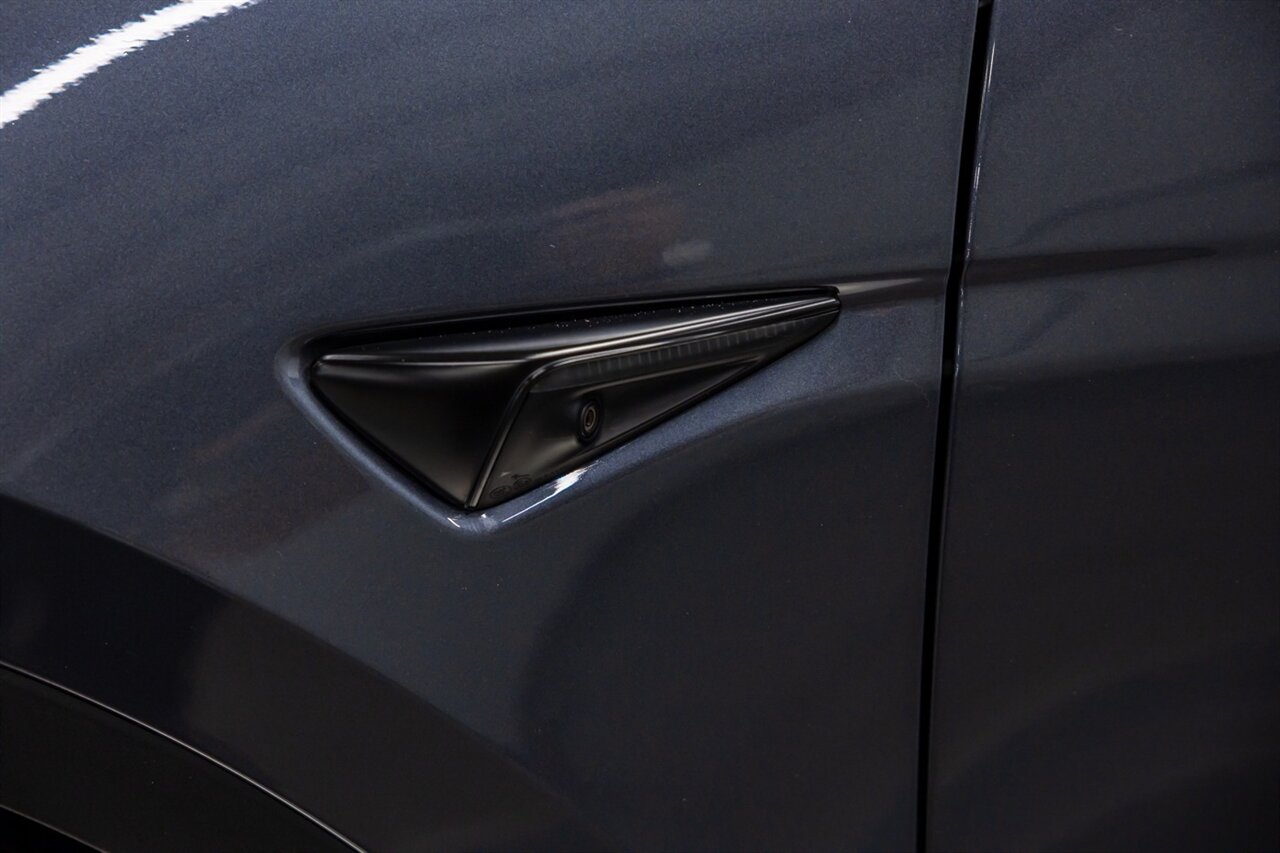 2022 Tesla Model Y Long Range   - Photo 18 - Springfield, MO 65802