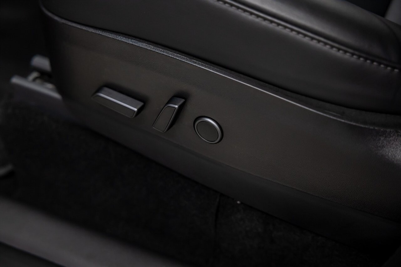 2022 Tesla Model Y Long Range   - Photo 14 - Springfield, MO 65802