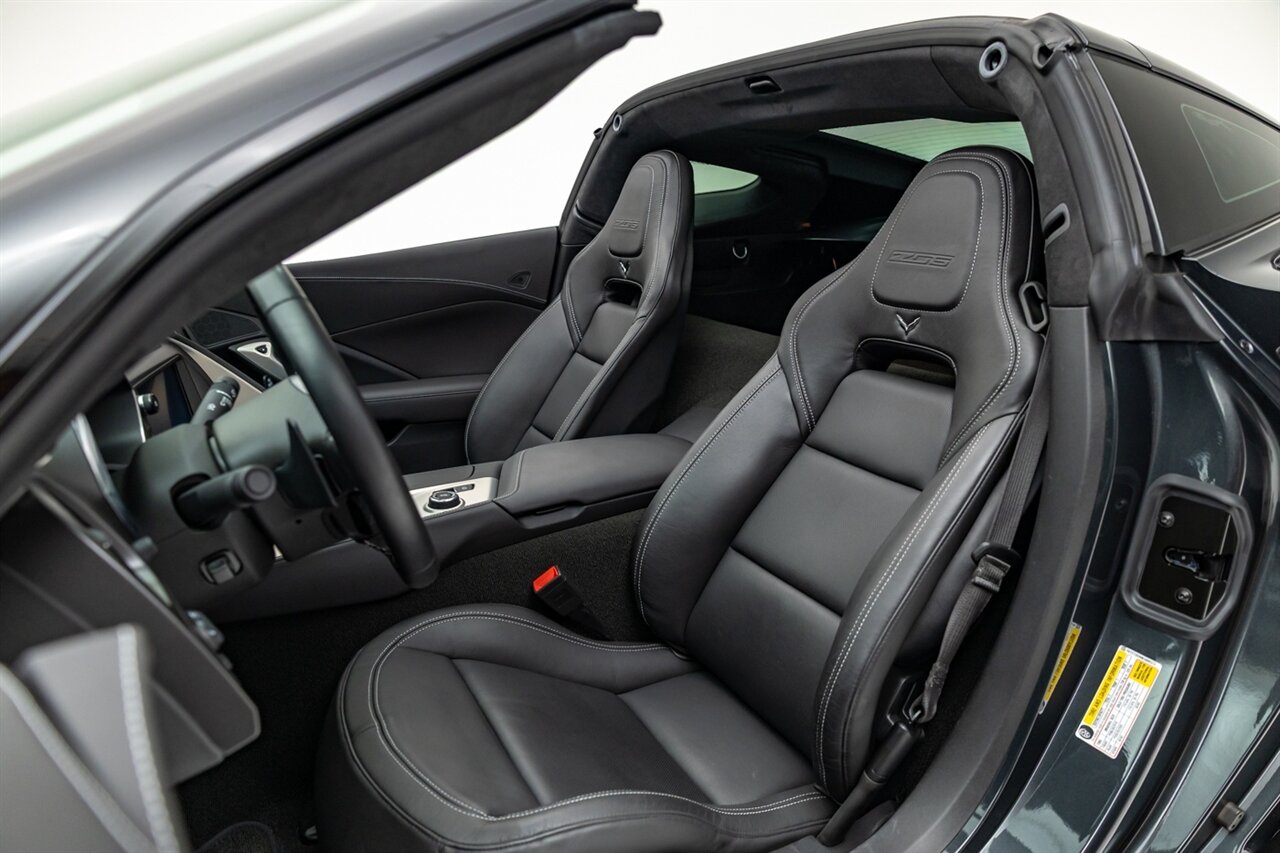 2019 Chevrolet Corvette Z06   - Photo 2 - Springfield, MO 65802