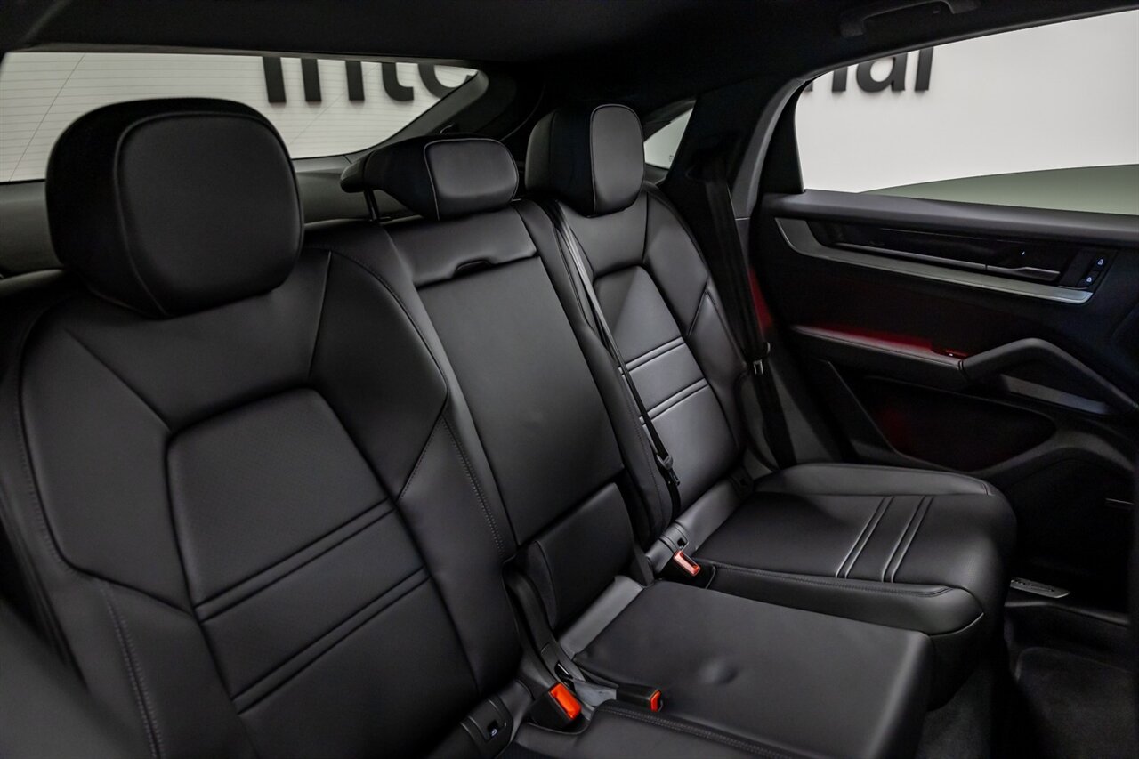 2024 Porsche Cayenne Coupe   - Photo 61 - Springfield, MO 65802