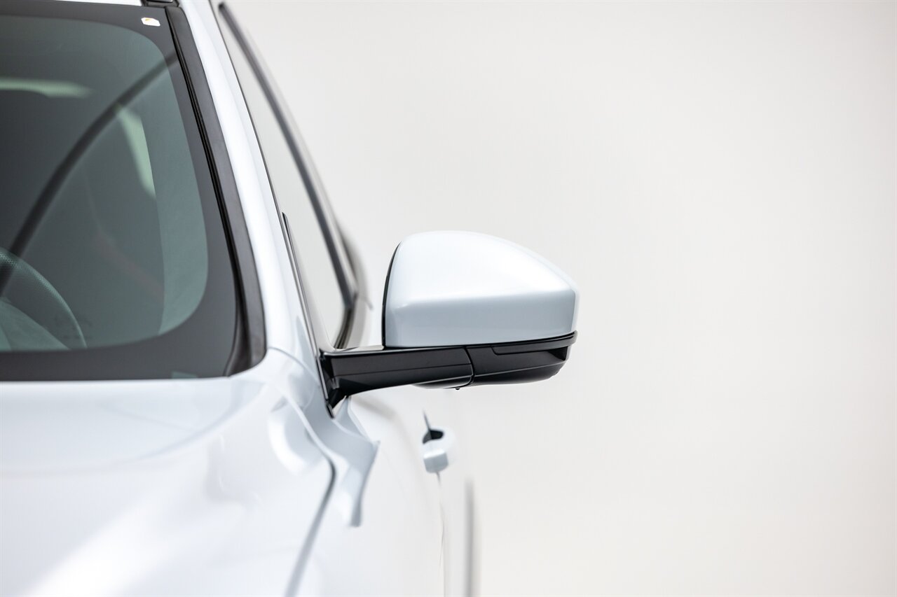 2021 Jaguar F-PACE SVR   - Photo 9 - Springfield, MO 65802