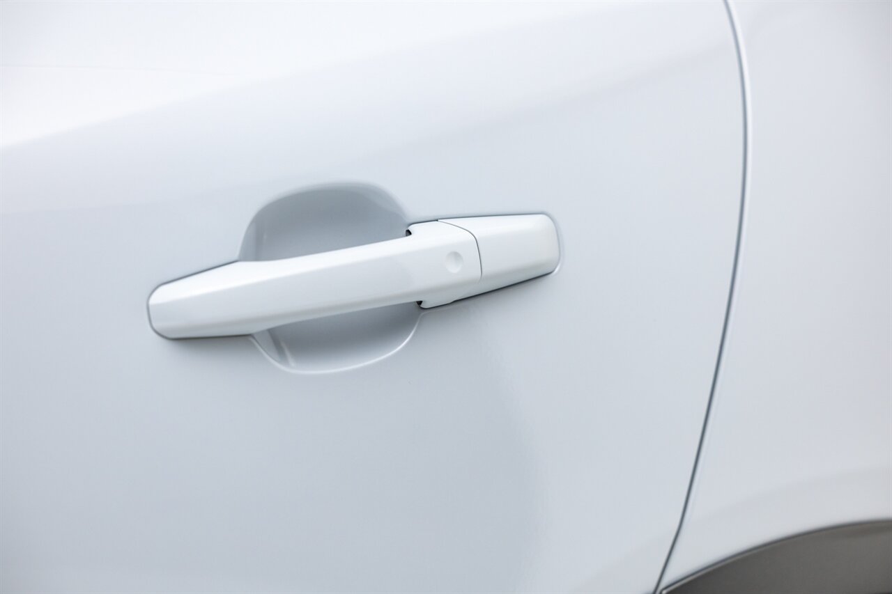 2021 Jaguar F-PACE SVR   - Photo 14 - Springfield, MO 65802