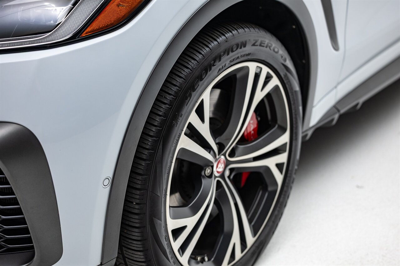 2021 Jaguar F-PACE SVR   - Photo 10 - Springfield, MO 65802