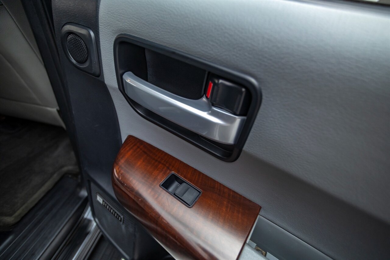 2016 Toyota Sequoia Platinum   - Photo 43 - Springfield, MO 65802