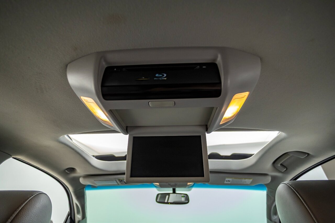 2016 Toyota Sequoia Platinum   - Photo 48 - Springfield, MO 65802