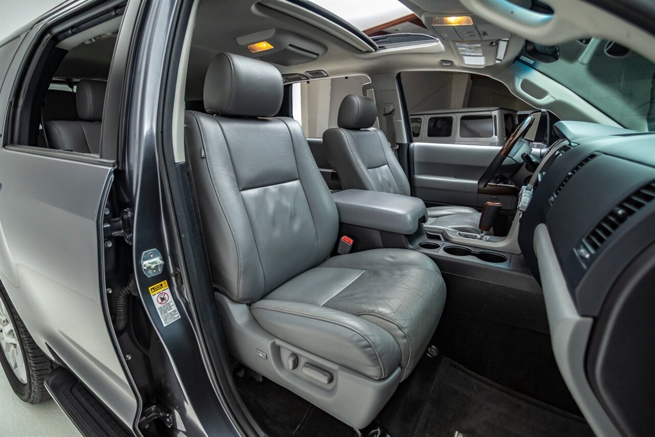 2016 Toyota Sequoia Platinum   - Photo 27 - Springfield, MO 65802