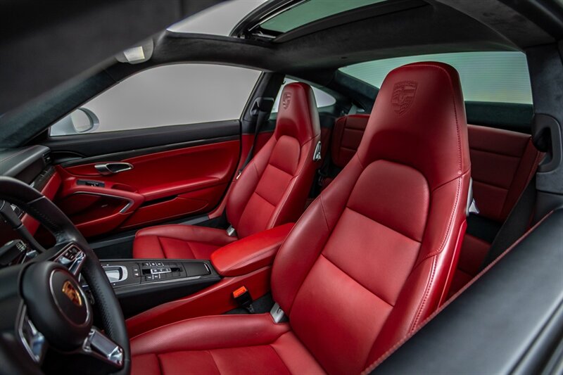 2017 Porsche 911 Carrera 4S  