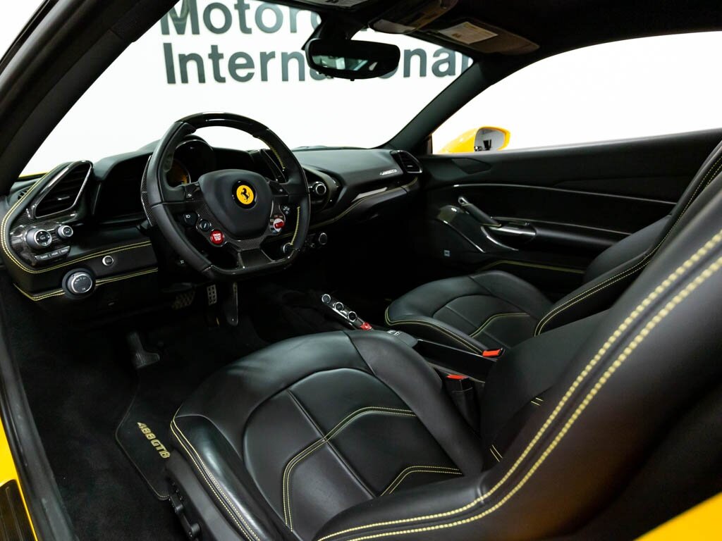 2016 Ferrari 488 GTB   - Photo 10 - Springfield, MO 65802