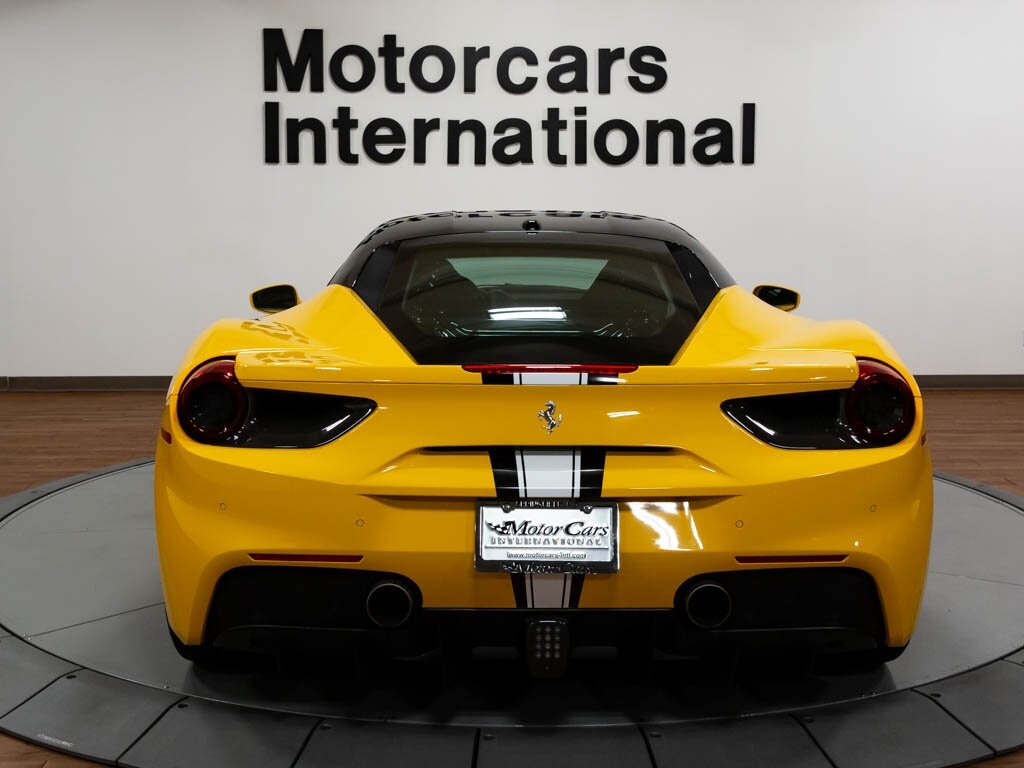 2016 Ferrari 488 GTB   - Photo 5 - Springfield, MO 65802