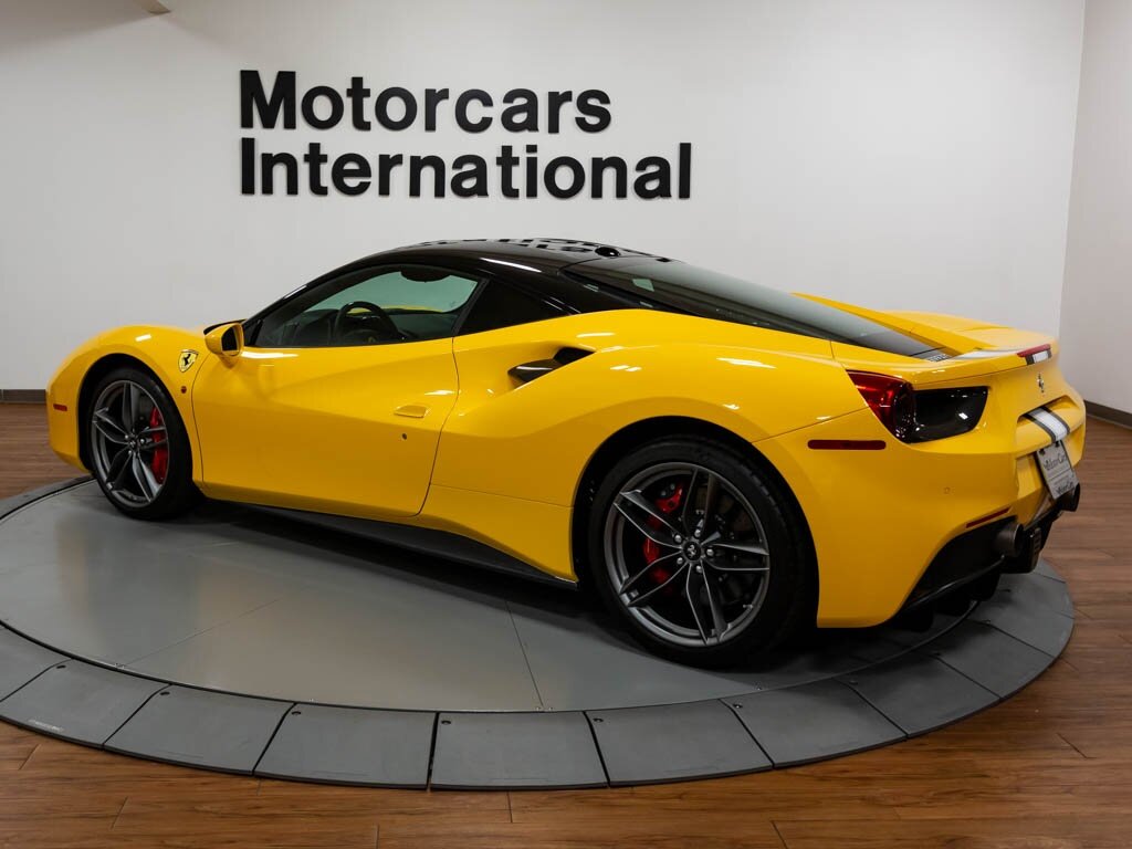 2016 Ferrari 488 GTB   - Photo 4 - Springfield, MO 65802