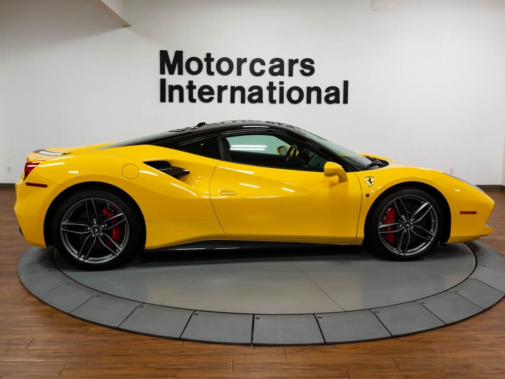 2016 Ferrari 488 GTB   - Photo 7 - Springfield, MO 65802