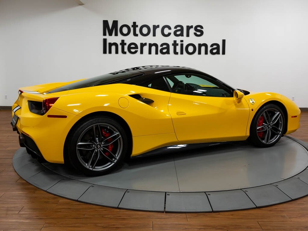 2016 Ferrari 488 GTB   - Photo 6 - Springfield, MO 65802