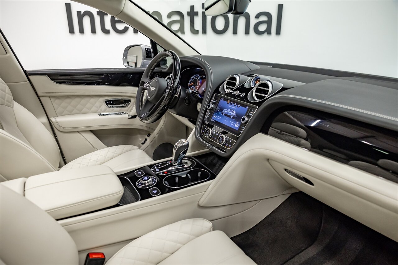 2019 Bentley Bentayga V8   - Photo 42 - Springfield, MO 65802