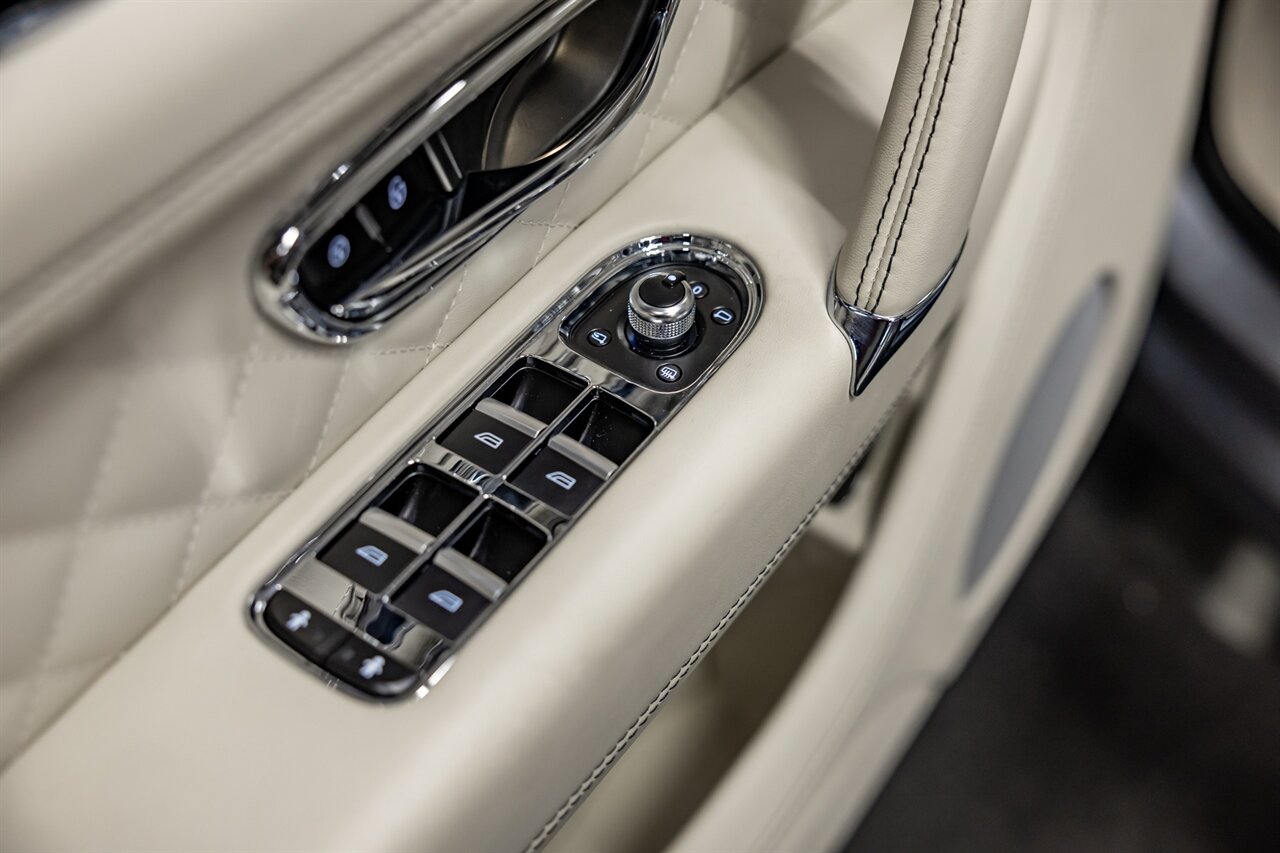 2019 Bentley Bentayga V8   - Photo 30 - Springfield, MO 65802