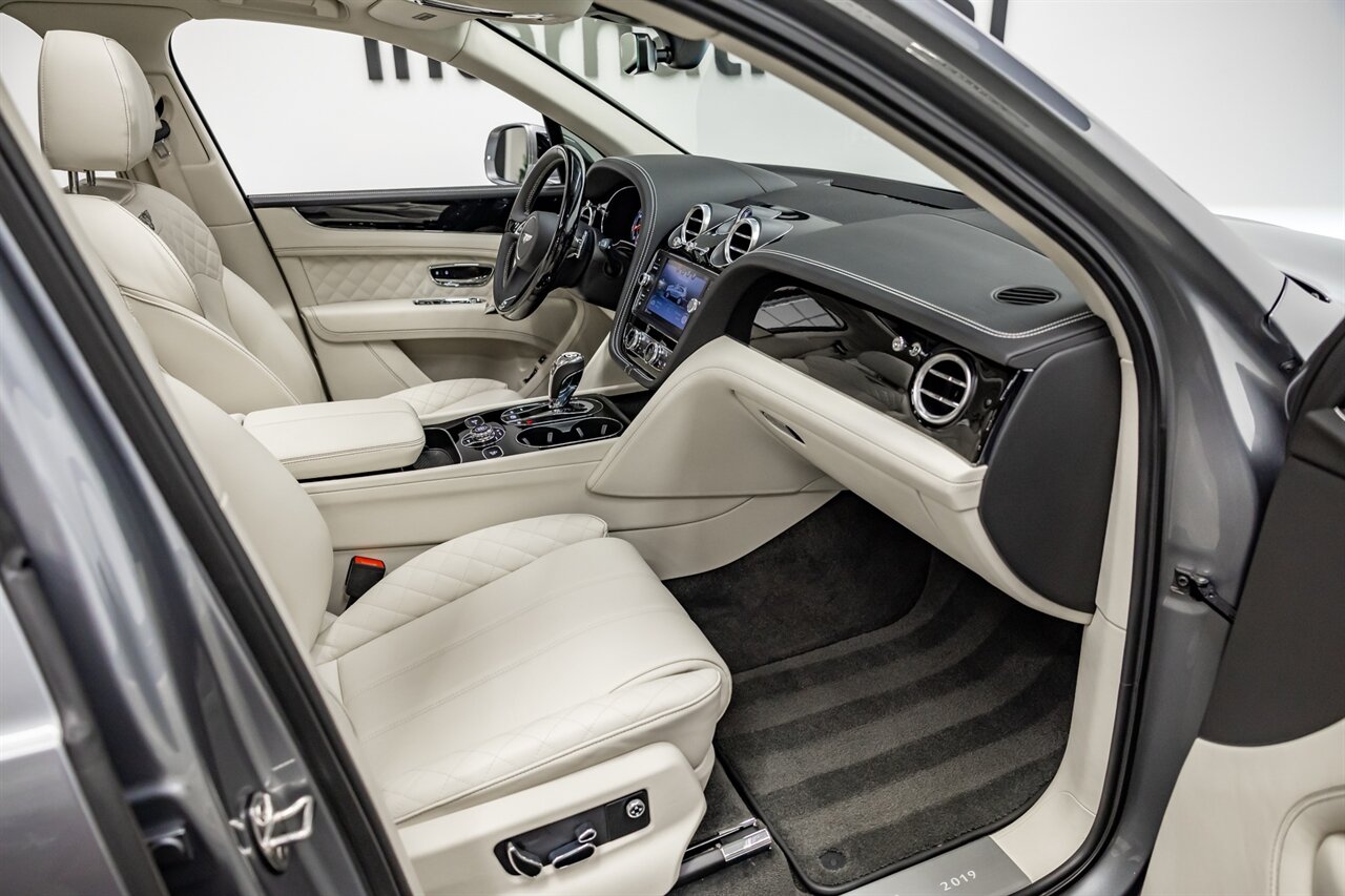 2019 Bentley Bentayga V8   - Photo 43 - Springfield, MO 65802