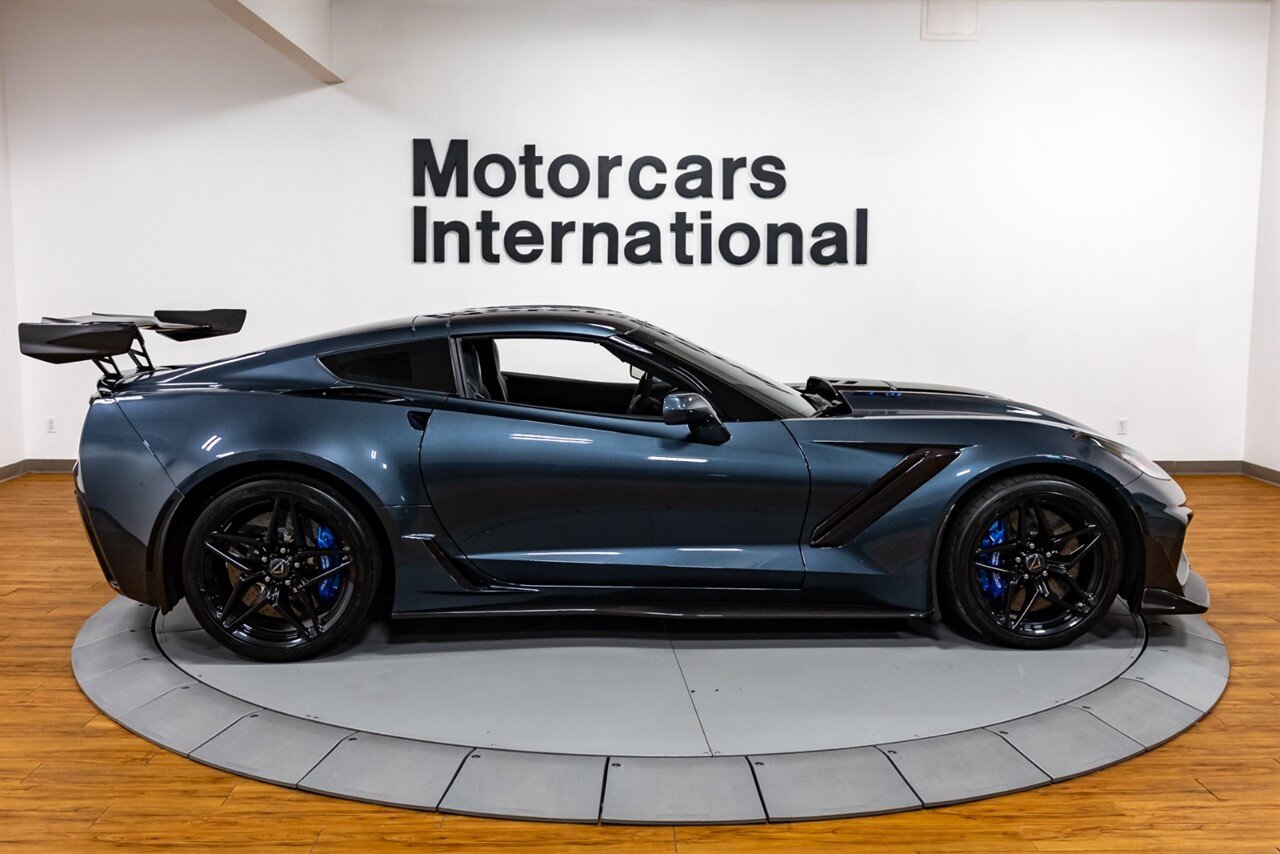 2019 Chevrolet Corvette ZR1 3ZR  w/ Track Pack - Photo 8 - Springfield, MO 65802