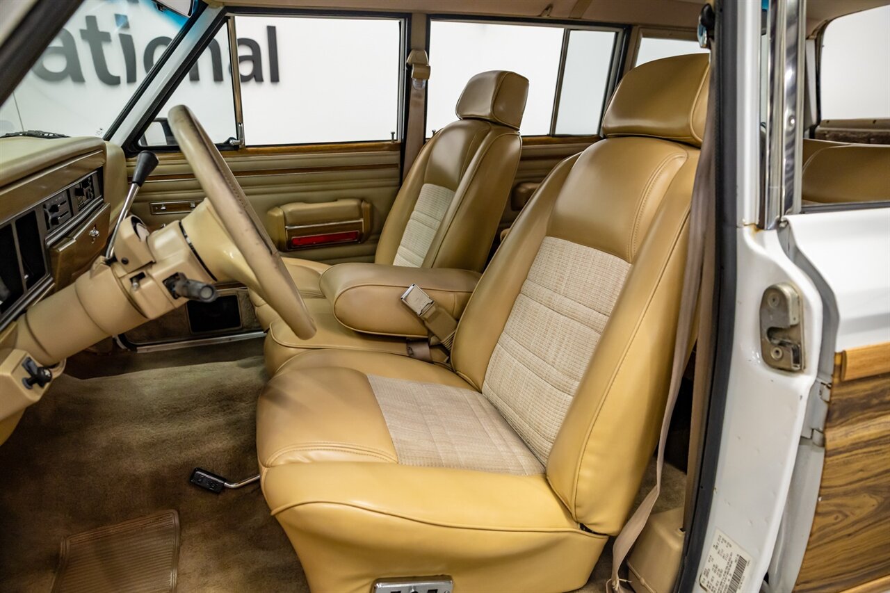 1991 Jeep Grand Wagoneer - Photo 2 - Springfield, MO 65802